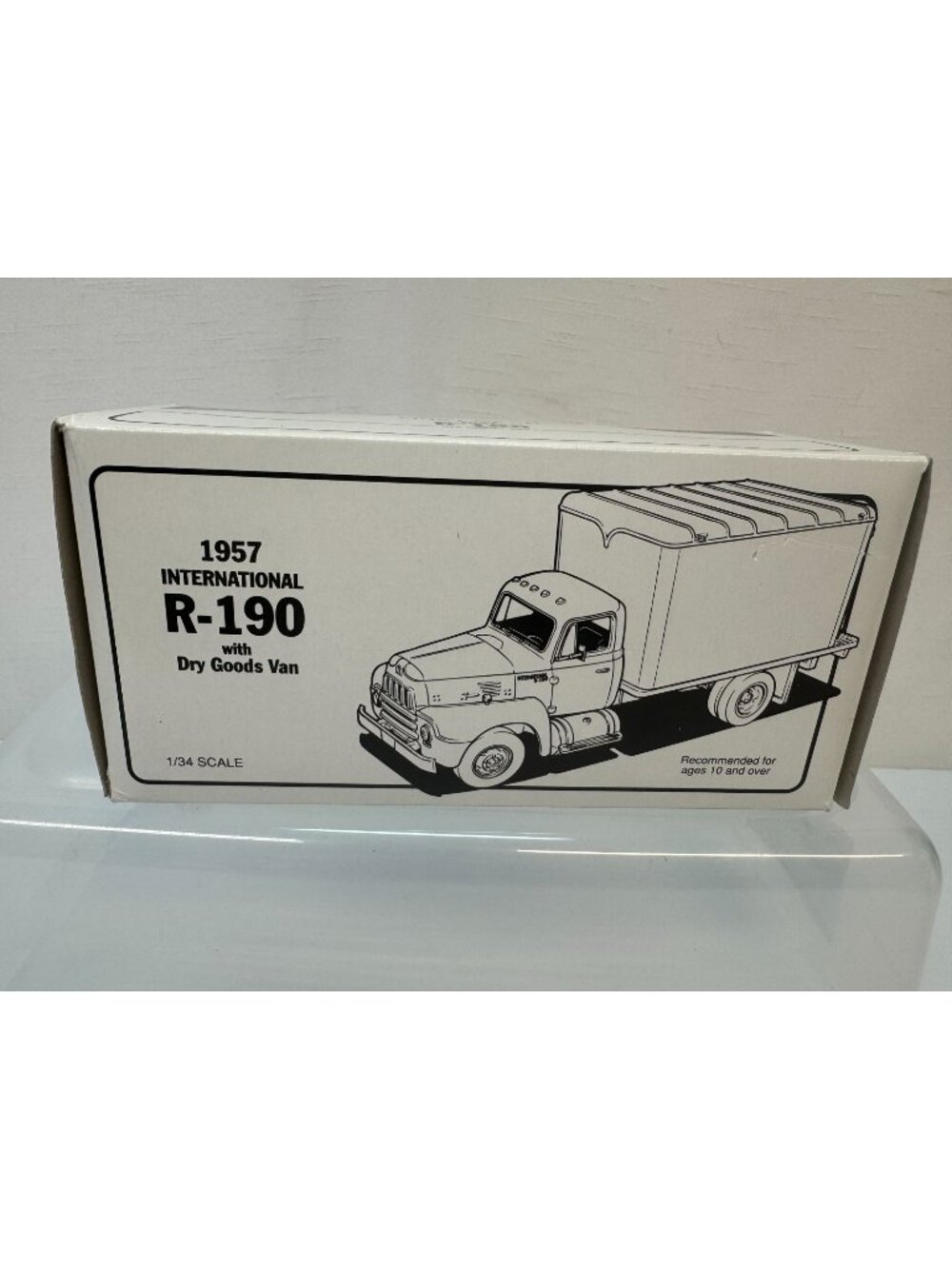First Gear- International 1957 Harvester R-190 box van -Boxed